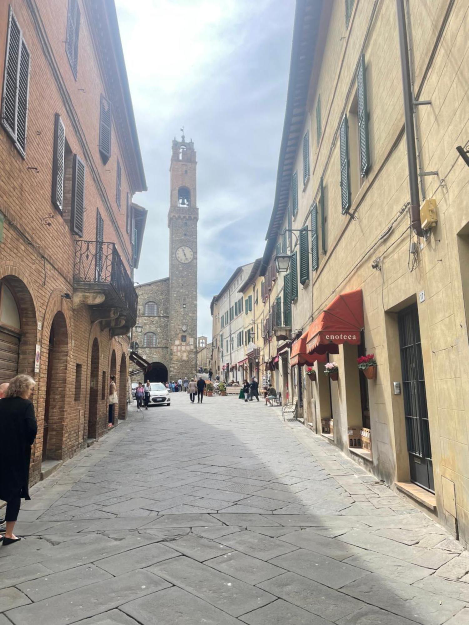 Guesthouse Da Idolina Dal 1946 Montalcino Bilik gambar