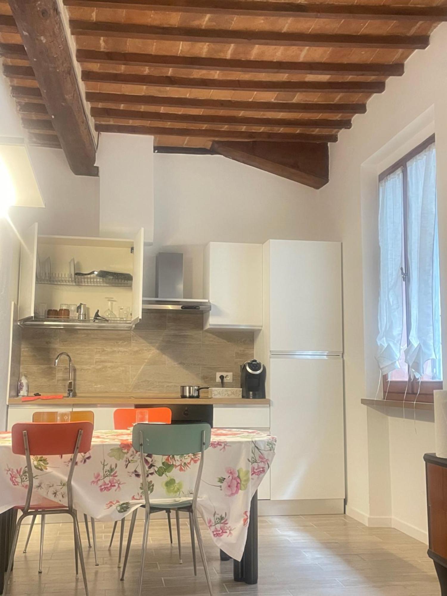 Guesthouse Da Idolina Dal 1946 Montalcino Bilik gambar
