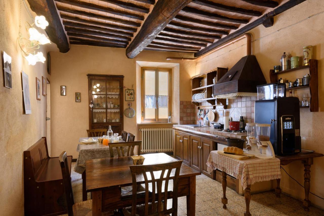 Guesthouse Da Idolina Dal 1946 Montalcino Luaran gambar